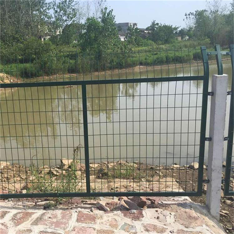 鐵路線路防護(hù)柵欄金屬網(wǎng)片圖片2
