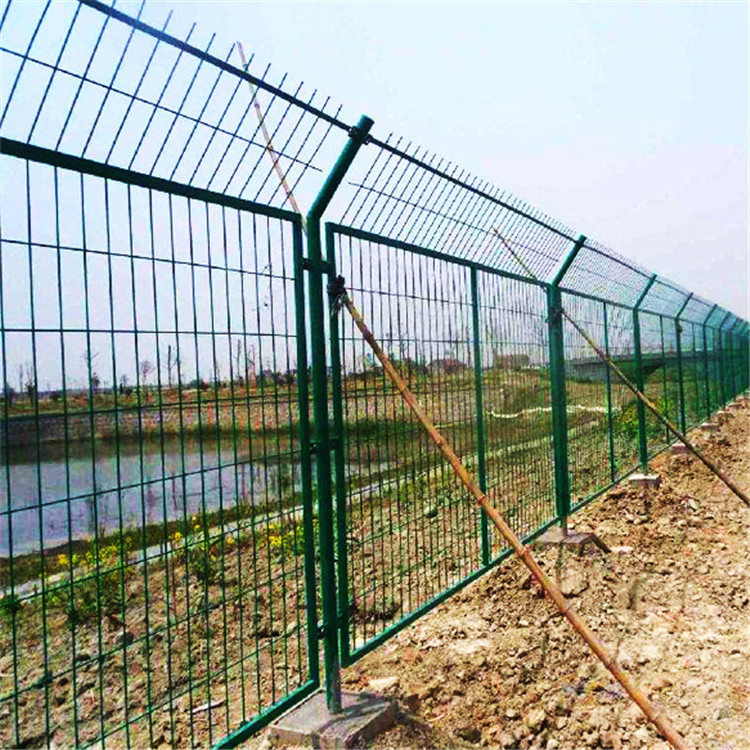 圈地護欄網(wǎng)圖片4